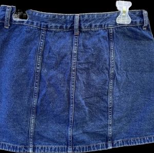 Cute Button-down Denim Skirt